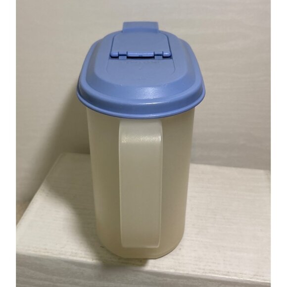 Tupperware Pitcher 2189D2 Slimline 1QT Pitcher Country Blue Flip Top Pour Lid - Picture 3 of 13